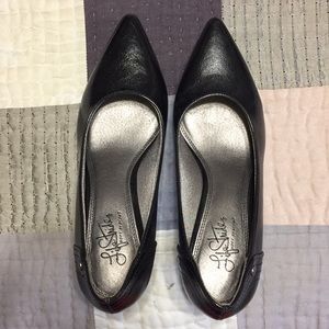 LifeStride soft system black heels